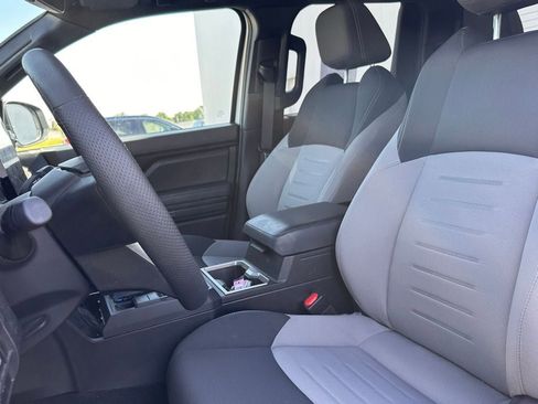 Used 2025 Toyota Tacoma TRD Sport AWD/4WD image 13