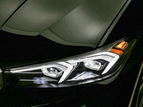 Certified 2023 BMW 330i Sedan w/ Premium Package RWD image 8
