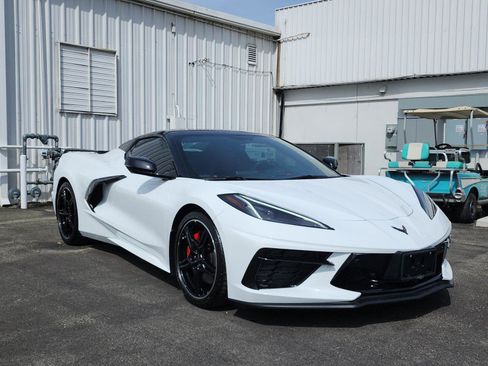 Used 2023 Chevrolet Corvette Stingray Premium Conv w/ Z51 Performance Package RWD image 7
