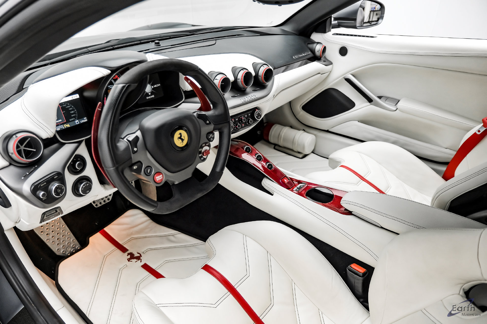 Used 2014 Ferrari F12 Berlinetta RWD image 3