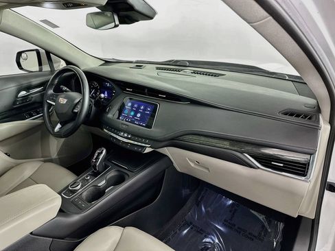 Used 2021 Cadillac XT4 Premium Luxury FWD image 28