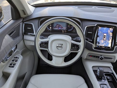 Certified 2024 Volvo XC90 T8 Plus w/ Protection Package Premier image 17