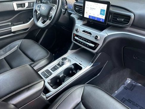 Used 2022 Ford Explorer XLT w/ Equipment Group 202A image 15