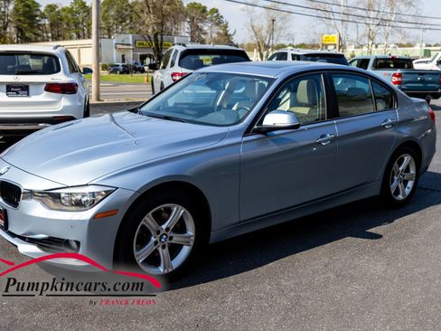 Used 2015 BMW 328i xDrive Sedan AWD/4WD image 2