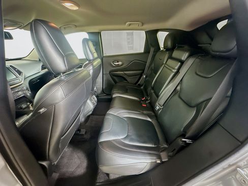 Used 2016 Jeep Cherokee Limited FWD image 26