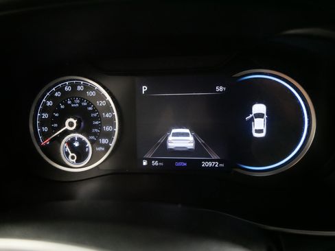 Used 2023 Genesis G70 2.0T image 21