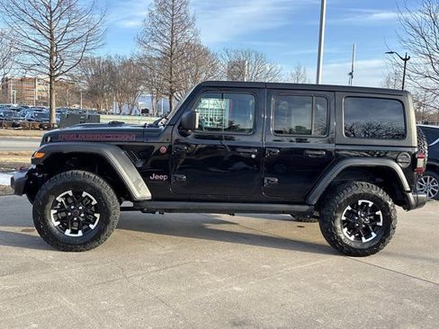 Used 2025 Jeep Wrangler Rubicon image 9