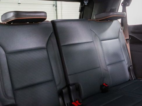 Used 2025 GMC Yukon AT4 w/ LPO, Floor Liner Package AWD/4WD image 33
