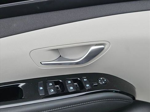 Certified 2024 Hyundai Tucson Limited AWD/4WD image 7