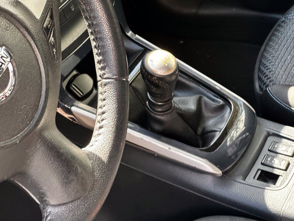 Used 2017 Nissan Sentra SR Turbo w/ SR Midnight Edition FWD image 26