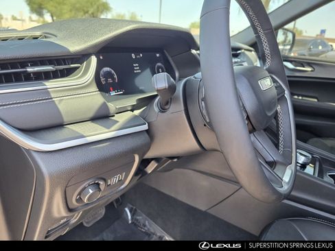 Used 2025 Jeep Grand Cherokee Altitude AWD/4WD image 16