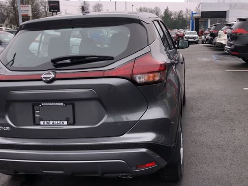 New 2025 Nissan Kicks Play S image 7