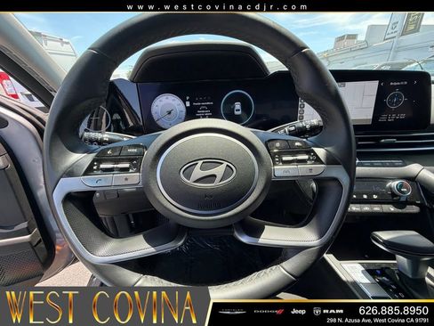 Used 2025 Hyundai Elantra SEL FWD image 24