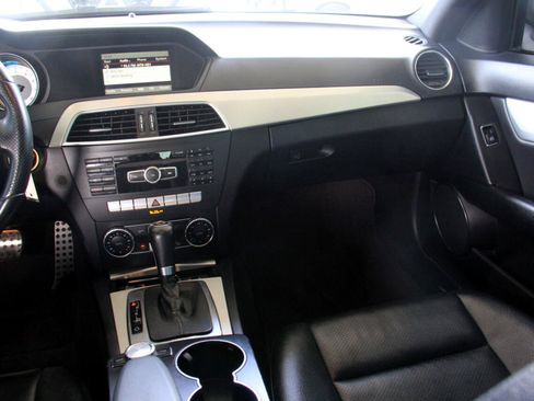 Used 2013 Mercedes-Benz C 250 Sedan image 10
