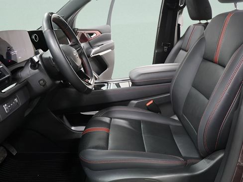 Used 2024 Chevrolet Traverse RS w/ LPO, Floor Liner Package image 21