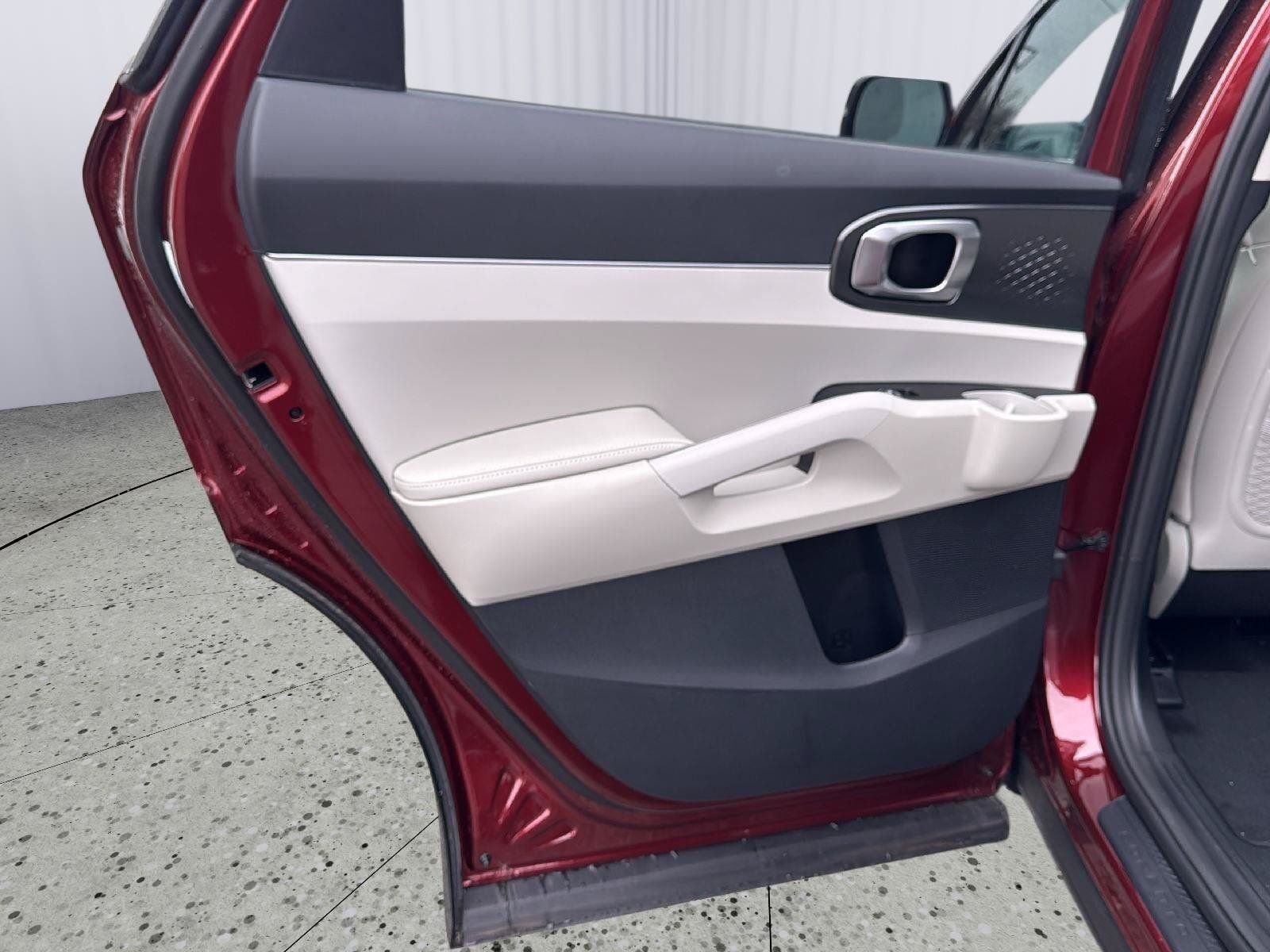 Used 2025 Kia Sorento S w/ Panoramic Sunroof Package FWD image 29