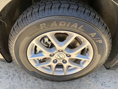 Used 2024 Chrysler Pacifica Touring-L FWD image 27