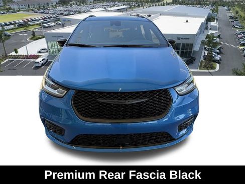 New 2026 Chrysler Pacifica Select FWD image 8