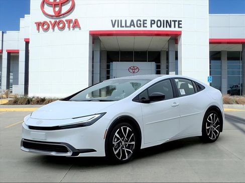 New 2026 Toyota Prius Plug-In Hybrid image 1