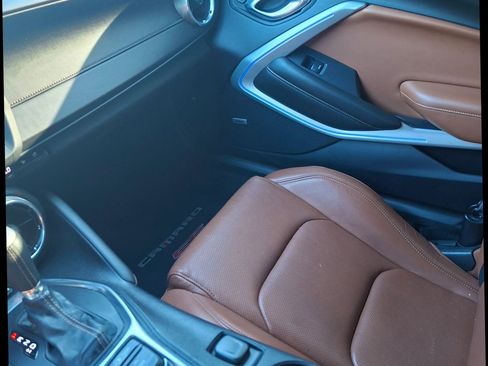 Used 2016 Chevrolet Camaro SS RWD image 12