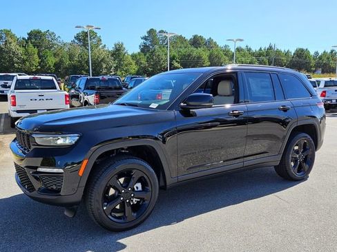 New 2025 Jeep Grand Cherokee Limited w/ Luxury Tech Group II RWD image 3