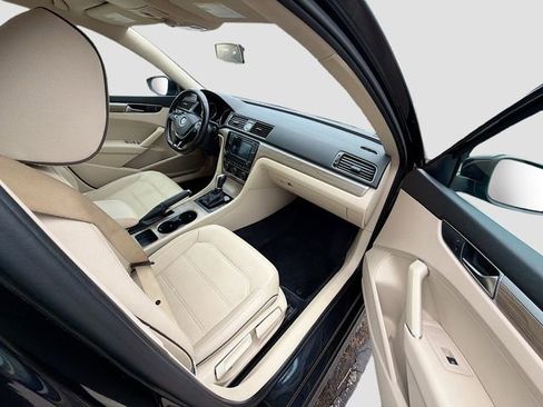 Used 2017 Volkswagen Passat 1.8T SE image 27