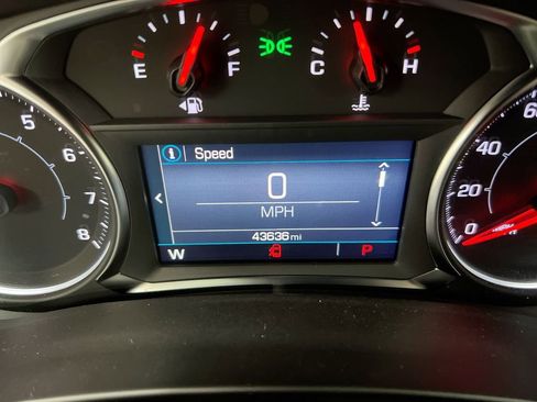 Used 2024 GMC Terrain SLE image 13