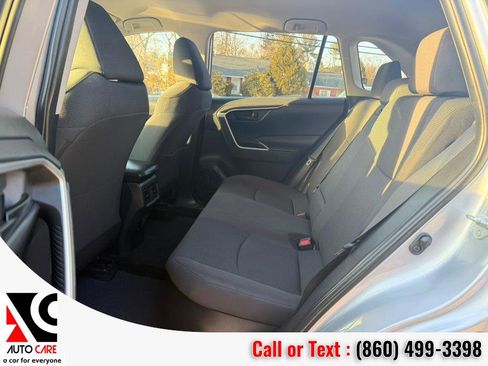 Used 2019 Toyota RAV4 LE image 15
