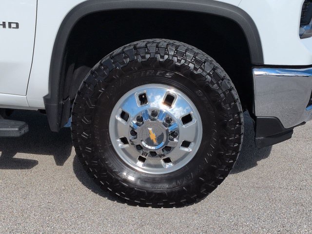 Used 2025 Chevrolet Silverado 3500 LTZ w/ LTZ Plus Package AWD/4WD image 11