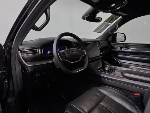 Used 2022 Jeep Wagoneer Series II image 30