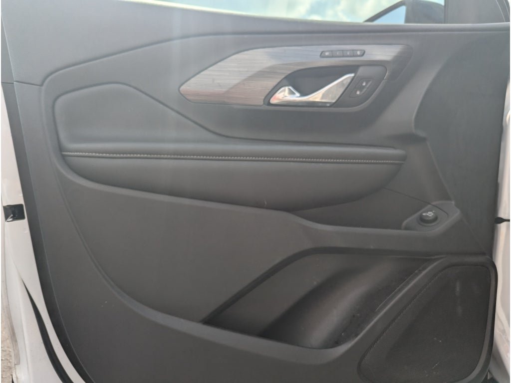 Used 2023 GMC Terrain SLT w/ LPO, 'HIT The Road' Package FWD image 14