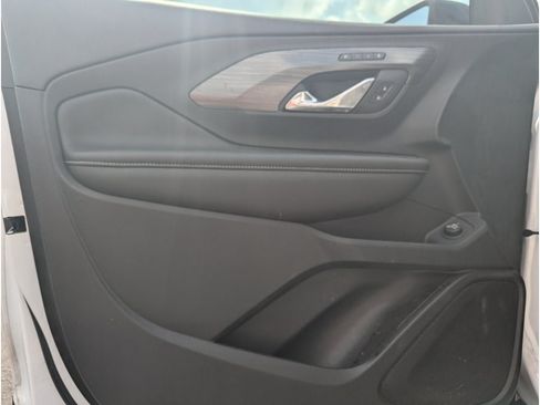 Used 2023 GMC Terrain SLT w/ LPO, 'HIT The Road' Package FWD image 14