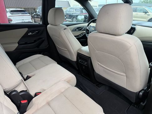 Used 2023 Chevrolet Traverse LS w/ LPO, Cargo Package AWD/4WD image 18
