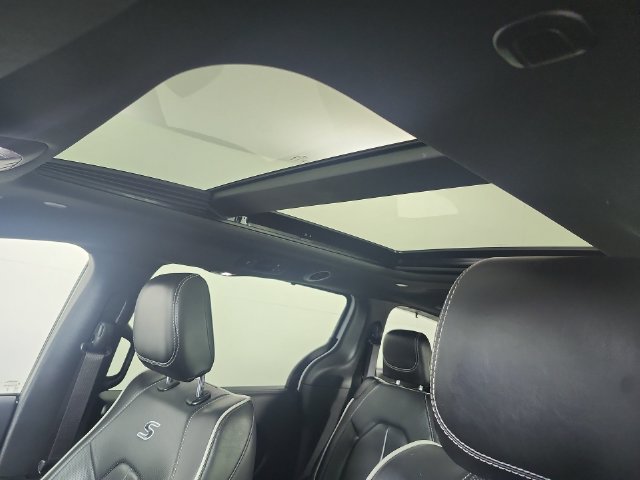 Used 2025 Chrysler Pacifica Limited FWD image 19