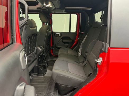 Used 2021 Jeep Gladiator Mojave AWD/4WD image 12