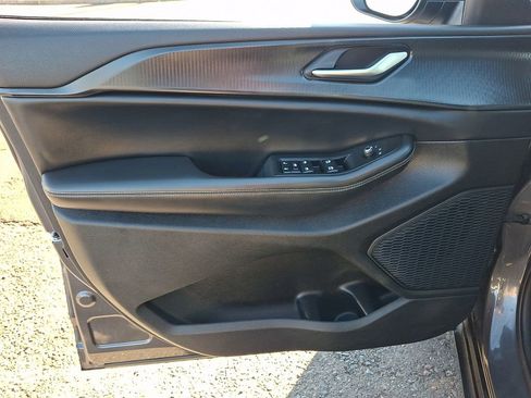 Used 2023 Jeep Grand Cherokee L Laredo image 14