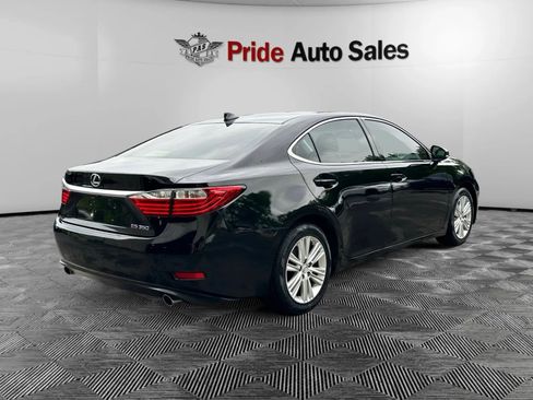 Used 2015 Lexus ES 350 w/ Premium Package FWD image 4