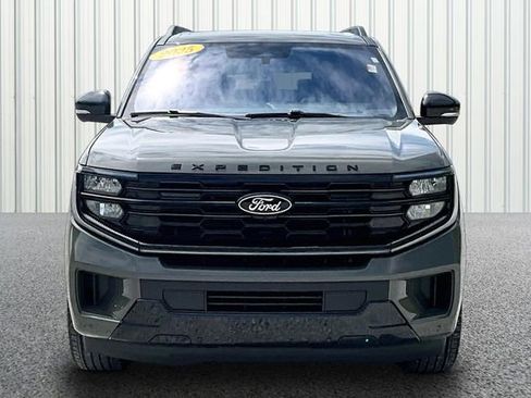 Used 2025 Ford Expedition Max Platinum w/ Stealth Performance Package AWD/4WD image 3