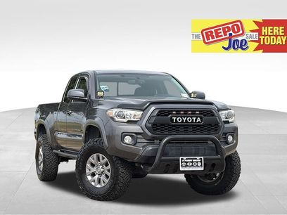 Used 2016 Toyota Tacoma SR5 w/ SR5 Appearance Package (SN)