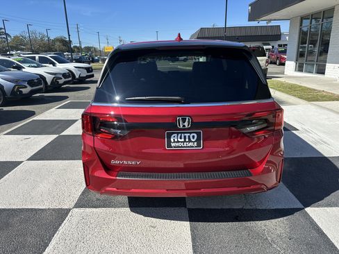 Used 2026 Honda Odyssey EX-L image 4