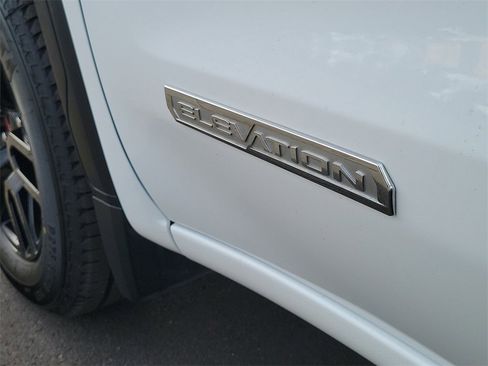 Used 2023 GMC Sierra 1500 Elevation image 31