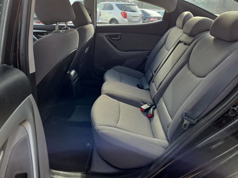 Used 2016 Hyundai Elantra SE image 16