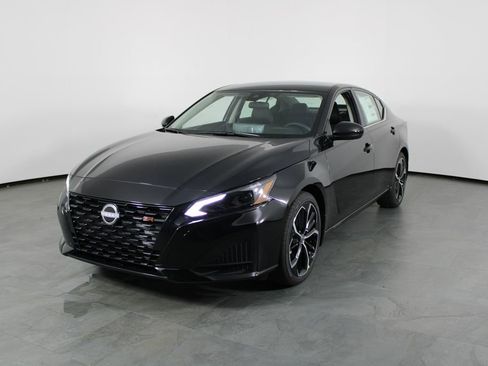 New 2026 Nissan Altima 2.5 SR FWD image 2