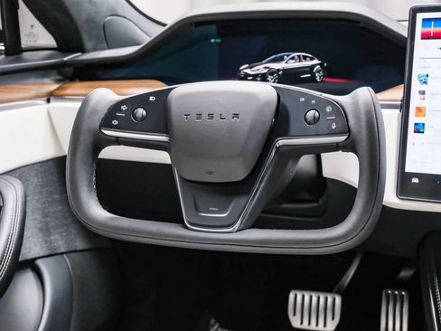 Used 2023 Tesla Model S Standard Range image 15