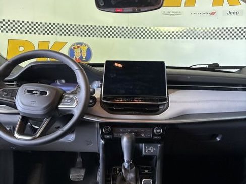 Certified 2024 Jeep Compass Limited image 2