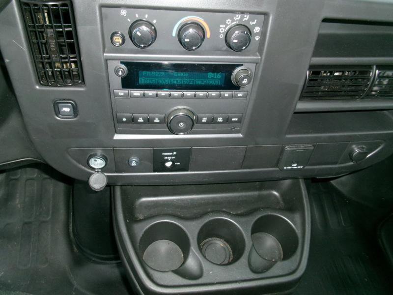 Used 2025 GMC Savana 2500 w/ Driver Convenience Package RWD image 3
