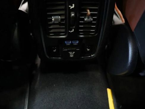 Used 2021 Jeep Grand Cherokee Summit AWD/4WD image 29