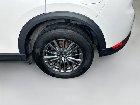 Used 2017 MAZDA CX-5 Touring w/ Preferred Equipment Package FWD image 11