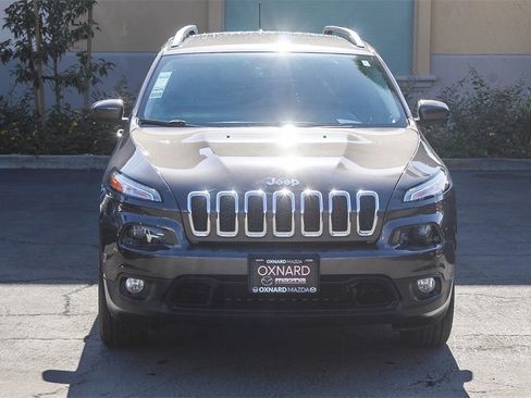 Used 2018 Jeep Cherokee Latitude Plus w/ Cold Weather Group image 2
