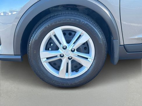 Used 2025 Nissan Kicks Play S image 8